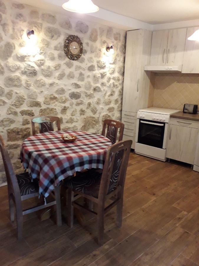 Ana Apartment Kotor
